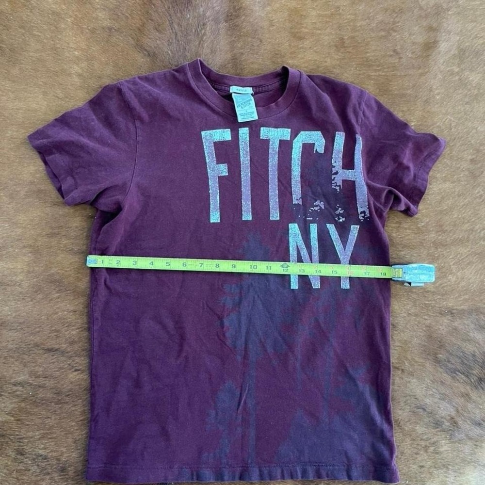 Abercrombie & Fitch Burgundy Graphic Logo T-Shirt – Men's Size Small - Picture 6 of 7